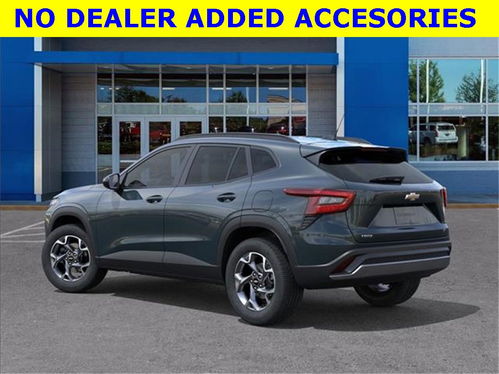 2025 Chevrolet Trax LT photo 2