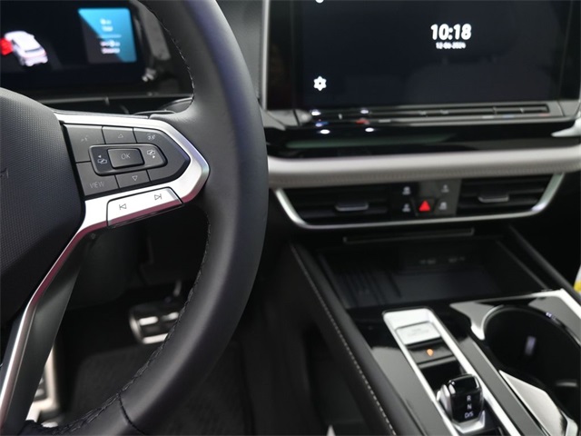 2025 Volkswagen Atlas Cross Sport SEL Premium R-Line photo 2