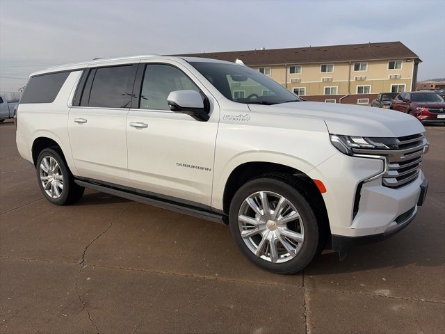 2022 Chevrolet Suburban High Country's photo