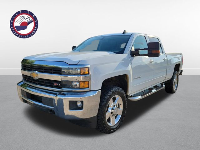 2017 Chevrolet Silverado 2500HD LT photo 2