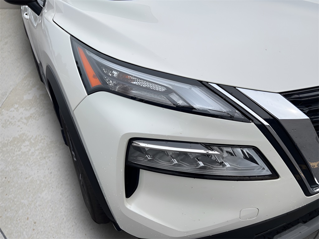 2023 Nissan Rogue SV photo 9