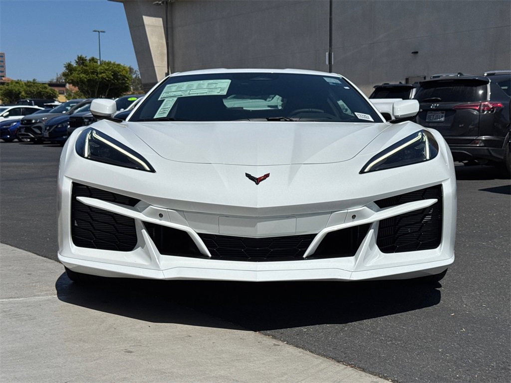 2025 Chevrolet Corvette E-Ray 2LZ photo 4