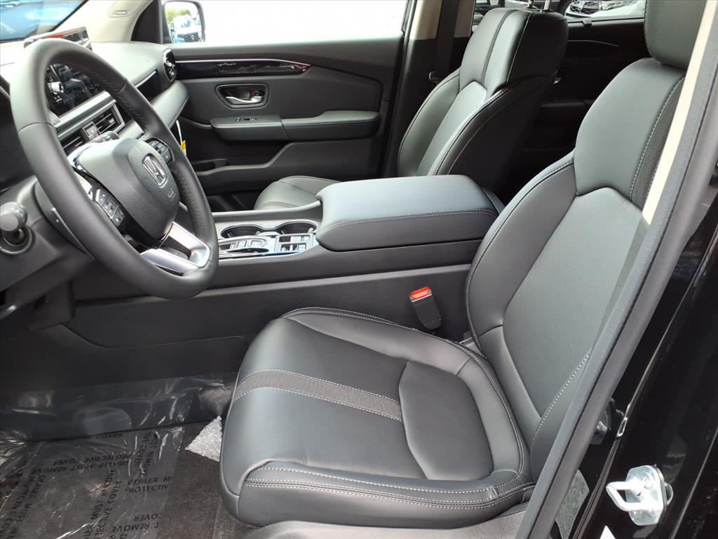 2025 Honda Pilot Touring photo 9