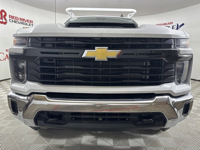 2025 Chevrolet Silverado 2500HD photo 2