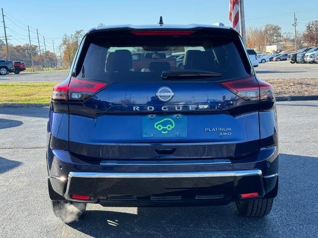 2024 Nissan Rogue Platinum photo 2