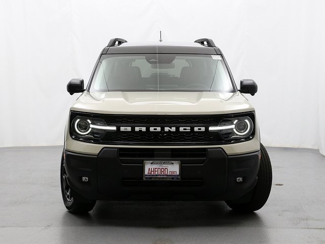 2025 Ford Bronco Sport Outer Banks photo 3