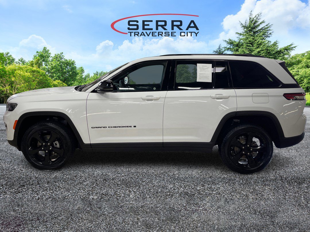 2023 Jeep Grand Cherokee Altitude photo 7