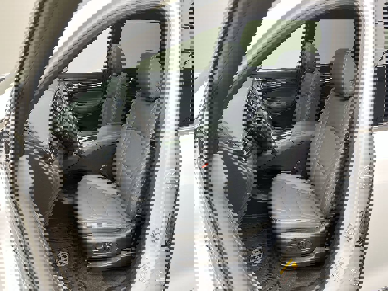 2024 Buick Enclave Essence photo 4