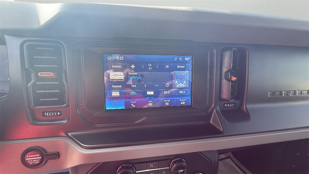 2022 Ford Bronco Base photo 19