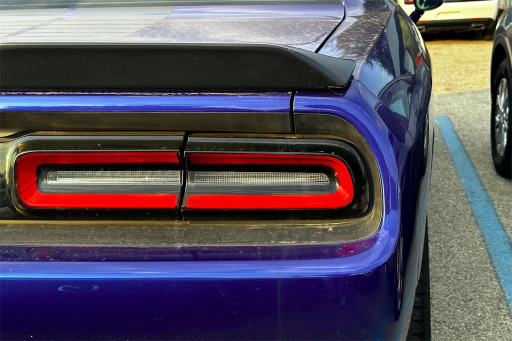 2022 Dodge Challenger SXT photo 7