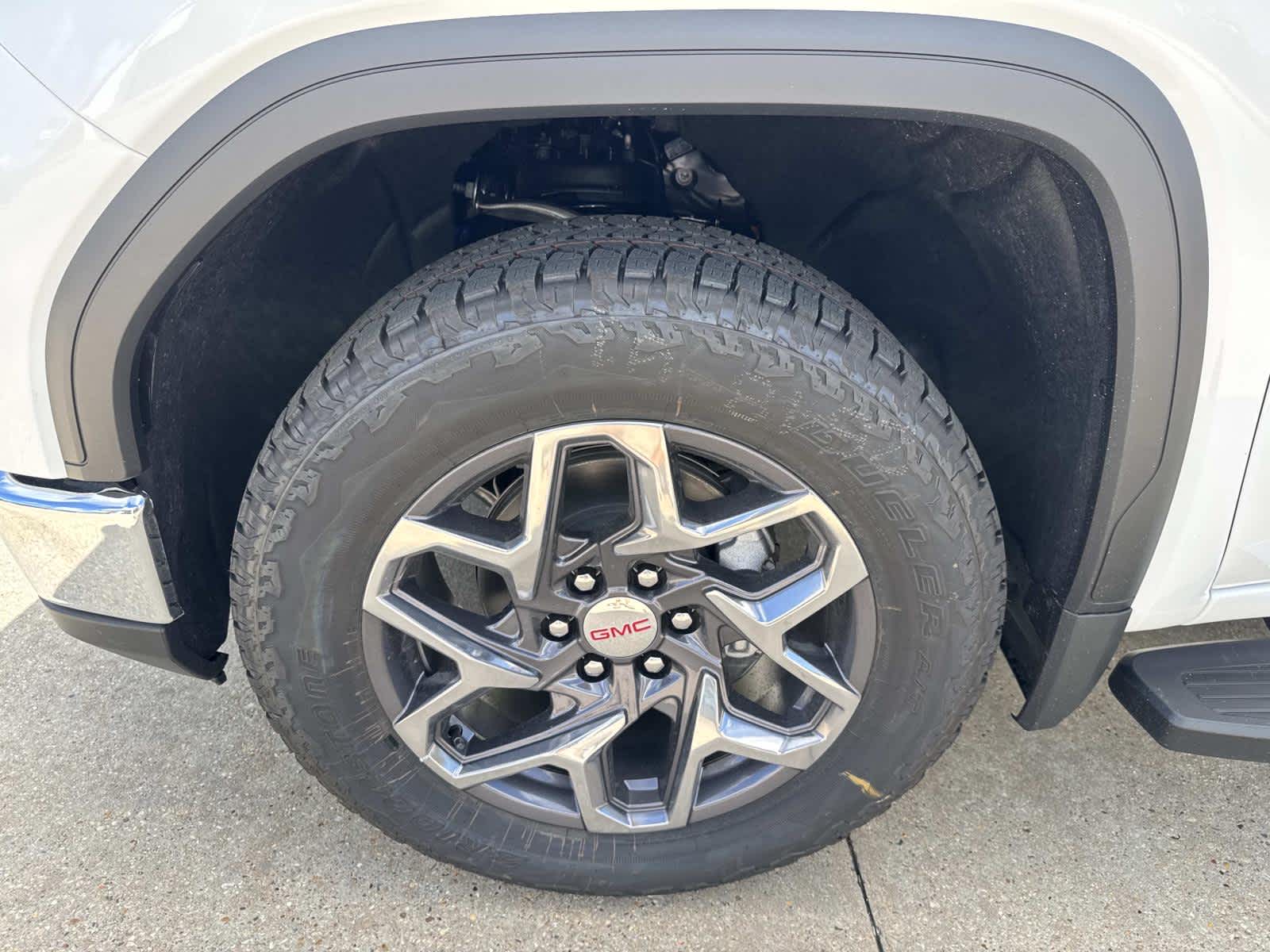 2025 Gmc Sierra 1500 SLT photo 4