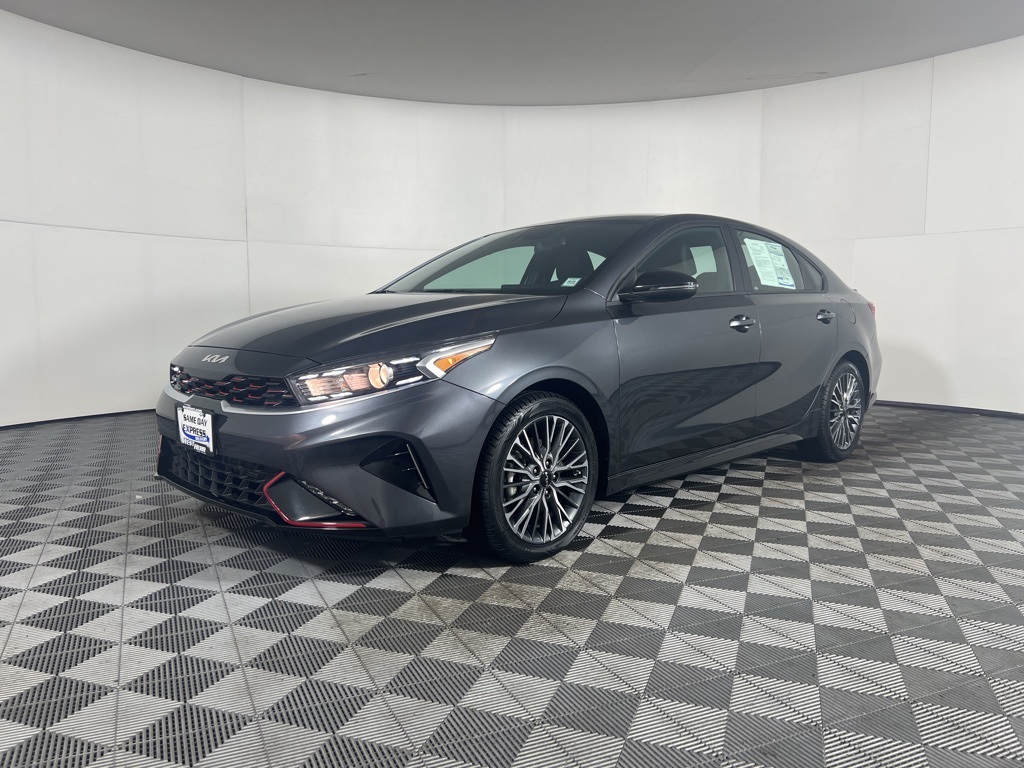 2023 Kia Forte GT-Line photo 13