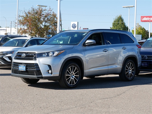 2017 Toyota Highlander SE photo 3