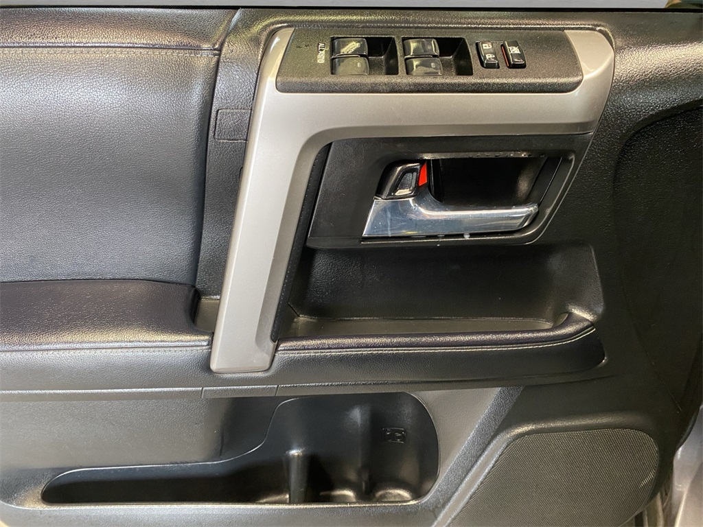 2021 Toyota 4Runner SR5 Premium photo 9