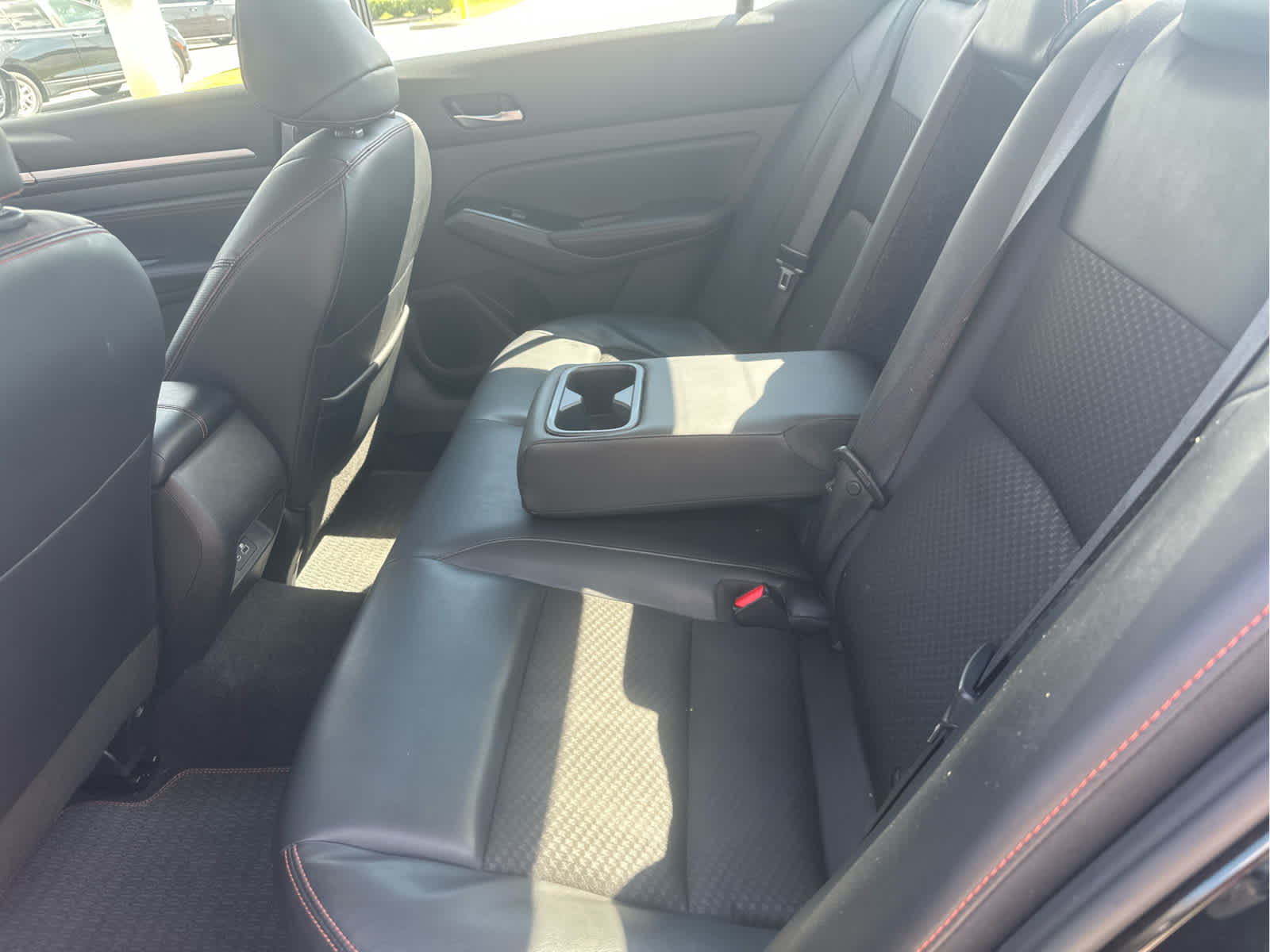 2023 Nissan Altima 2.5 SR photo 9