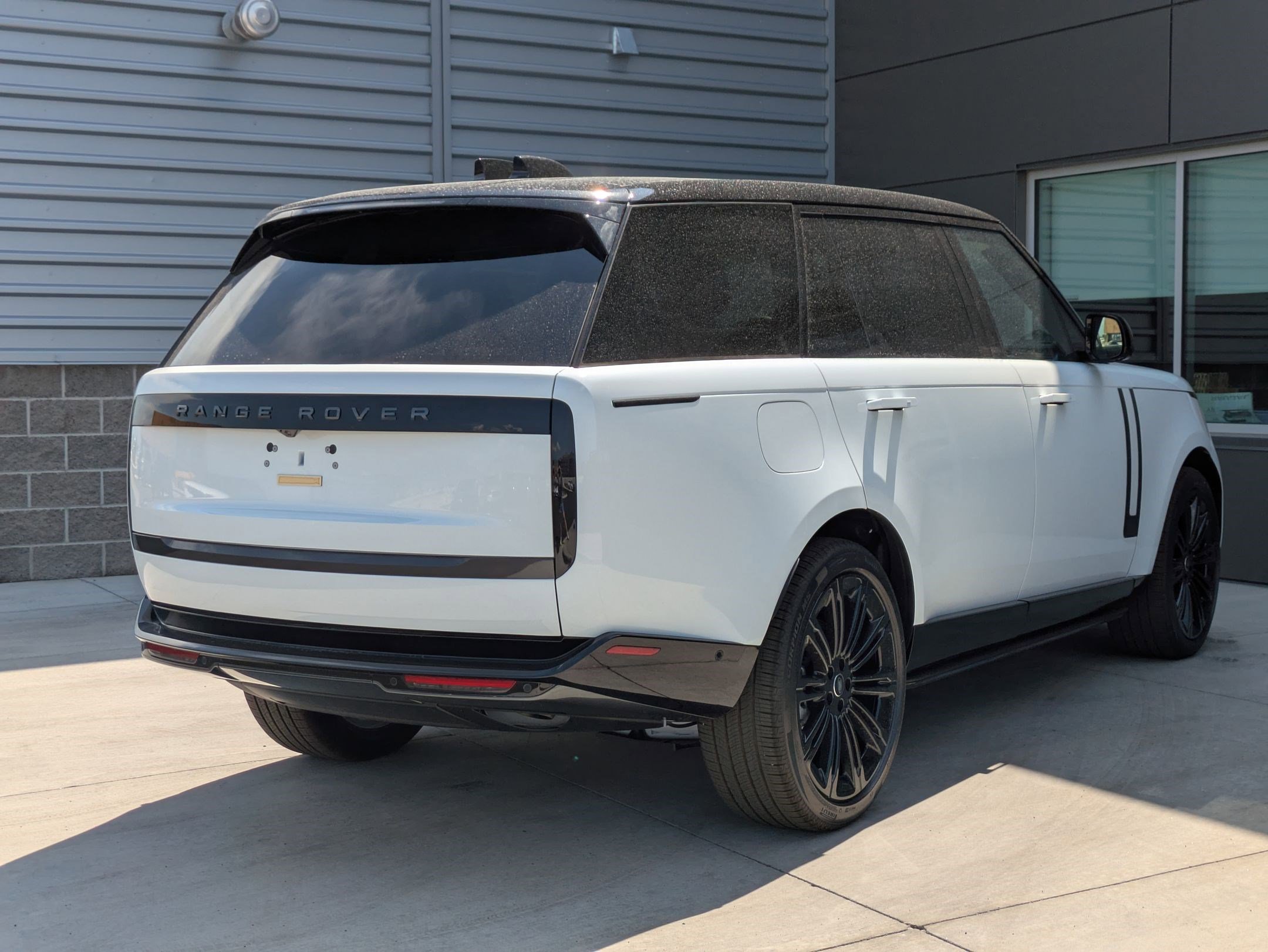 2025 Land Rover Range Rover SE photo 5