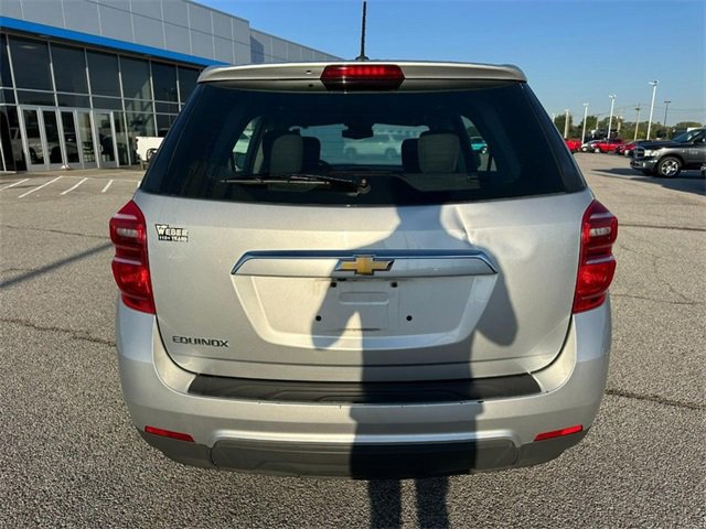 2017 Chevrolet Equinox LS photo 4