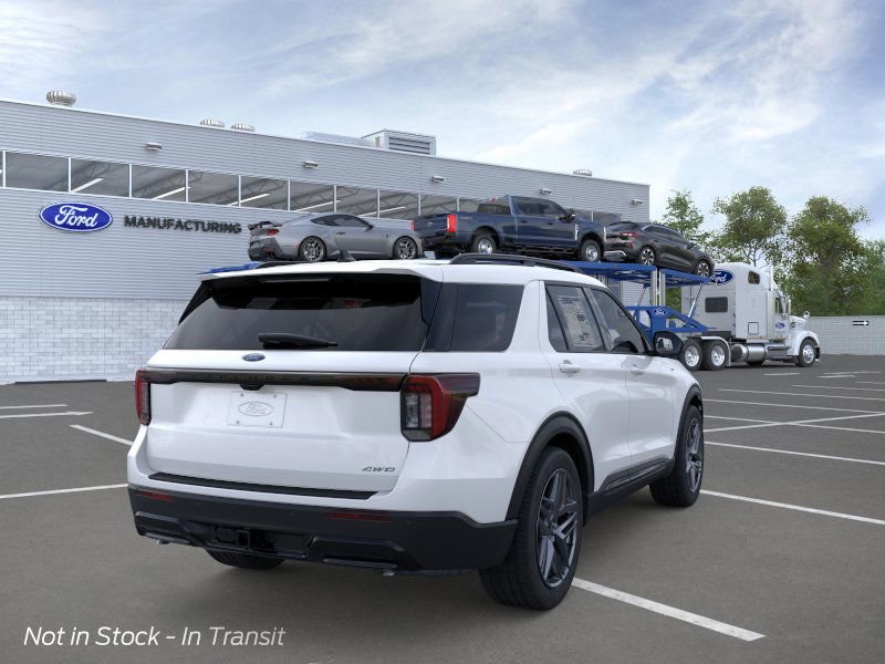 2025 Ford Explorer ST-Line photo 4