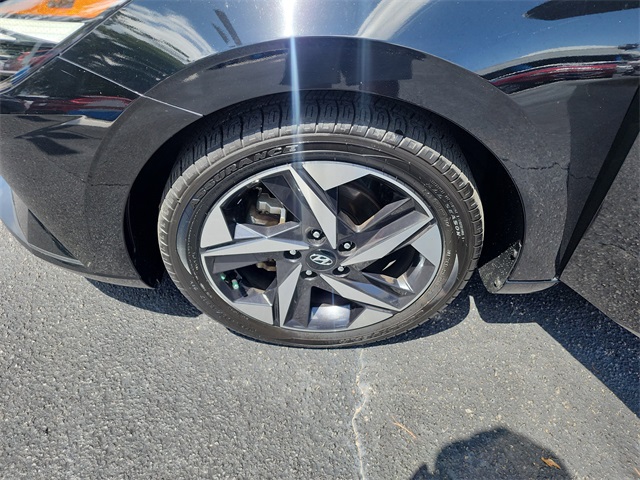 2023 Hyundai Elantra SEL photo 26