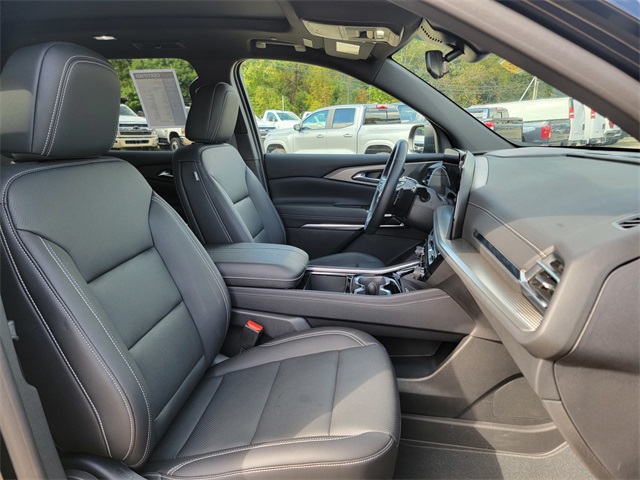 2025 Chevrolet Traverse photo 18