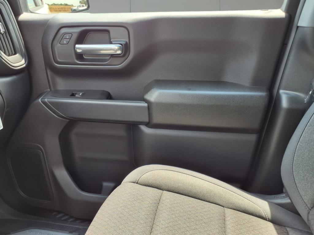 2025 Chevrolet Silverado 1500 Custom photo 22