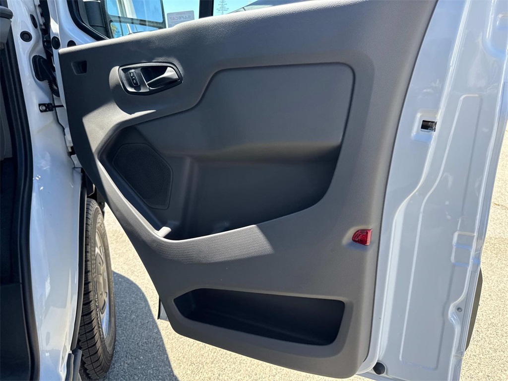 2025 Ford Transit Cargo Van photo 16