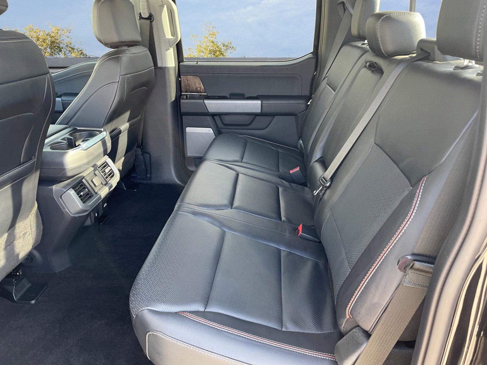 2022 Ford F-150 Lariat photo 11