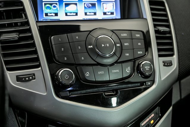 2013 Chevrolet Cruze photo 21