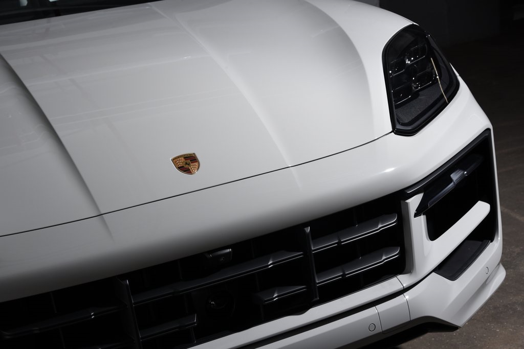 2025 Porsche Cayenne E-Hybrid photo 10