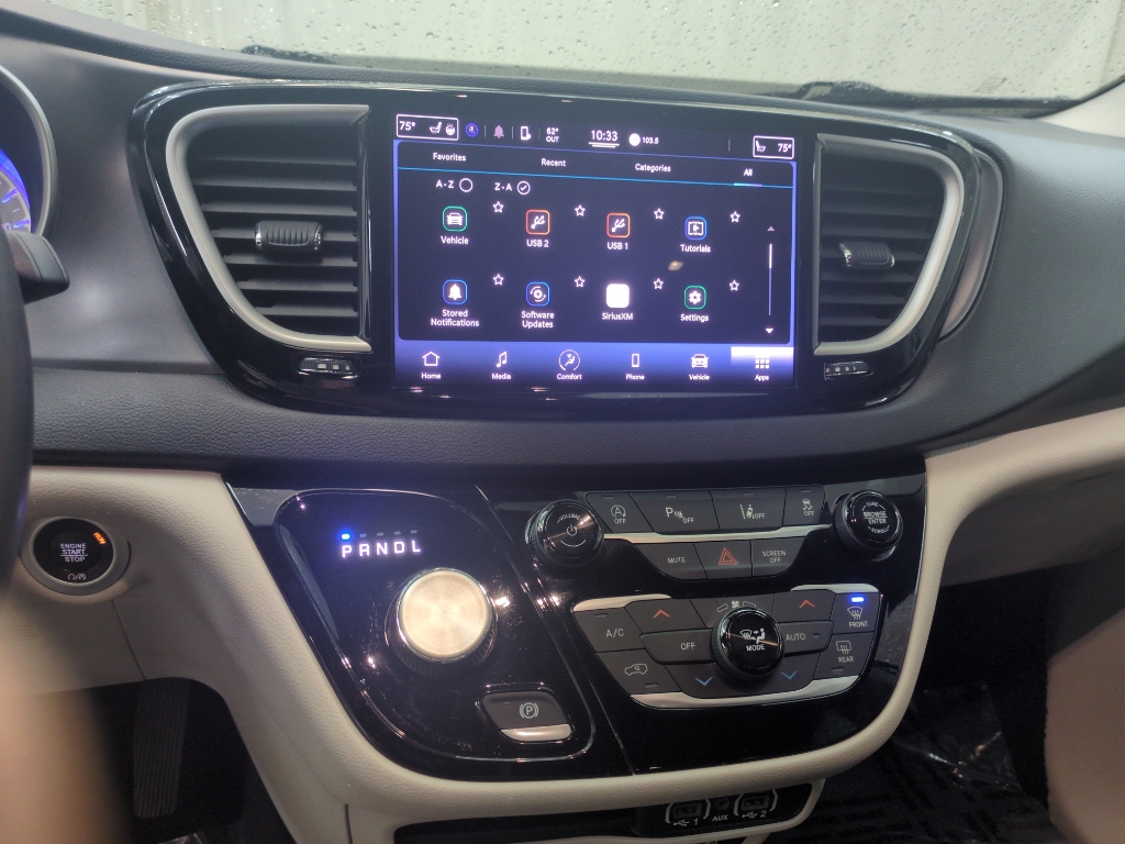 2022 Chrysler Pacifica Touring L photo 15