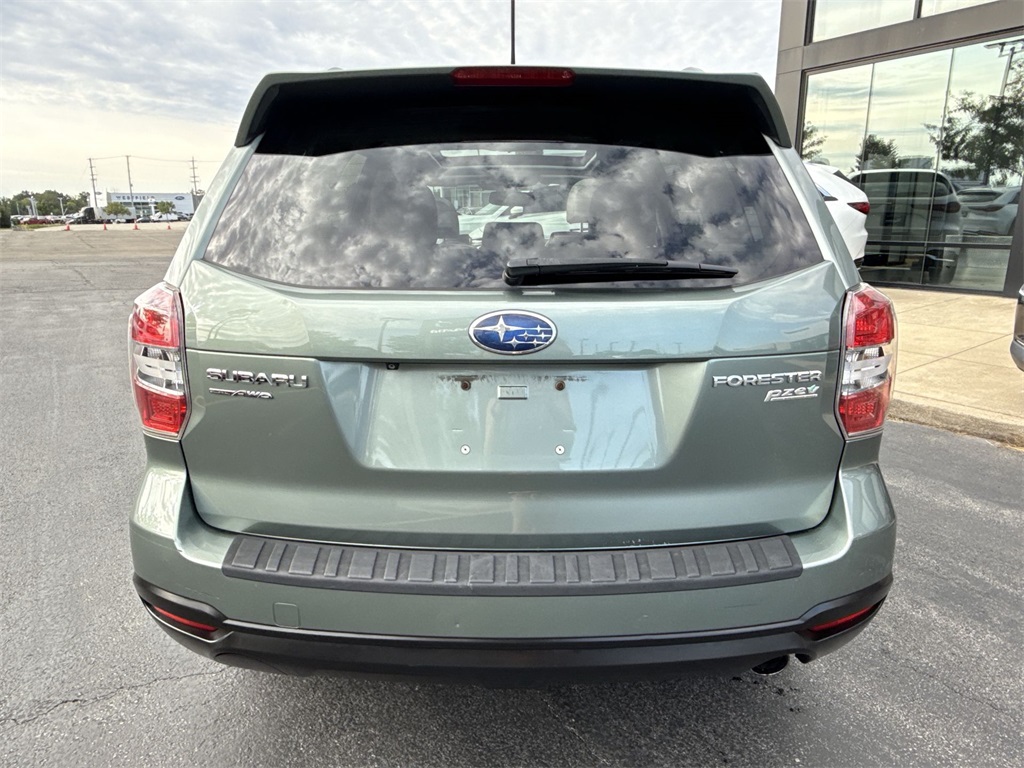 2014 Subaru Forester 2.5i Touring photo 2