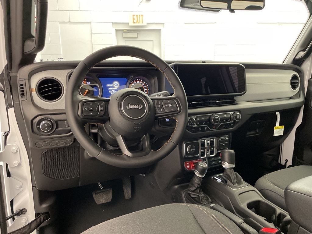 2025 Jeep Gladiator Willys photo 8