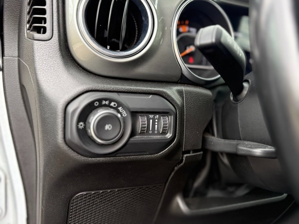2022 Jeep Wrangler Unlimited Sahara photo 16