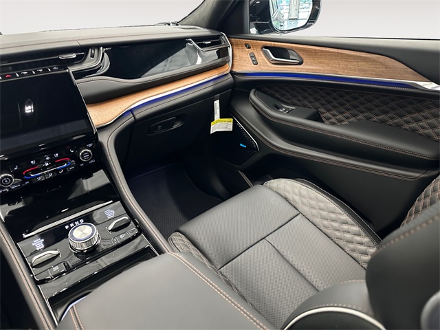 2025 Jeep Grand Cherokee Summit Reserve photo 10