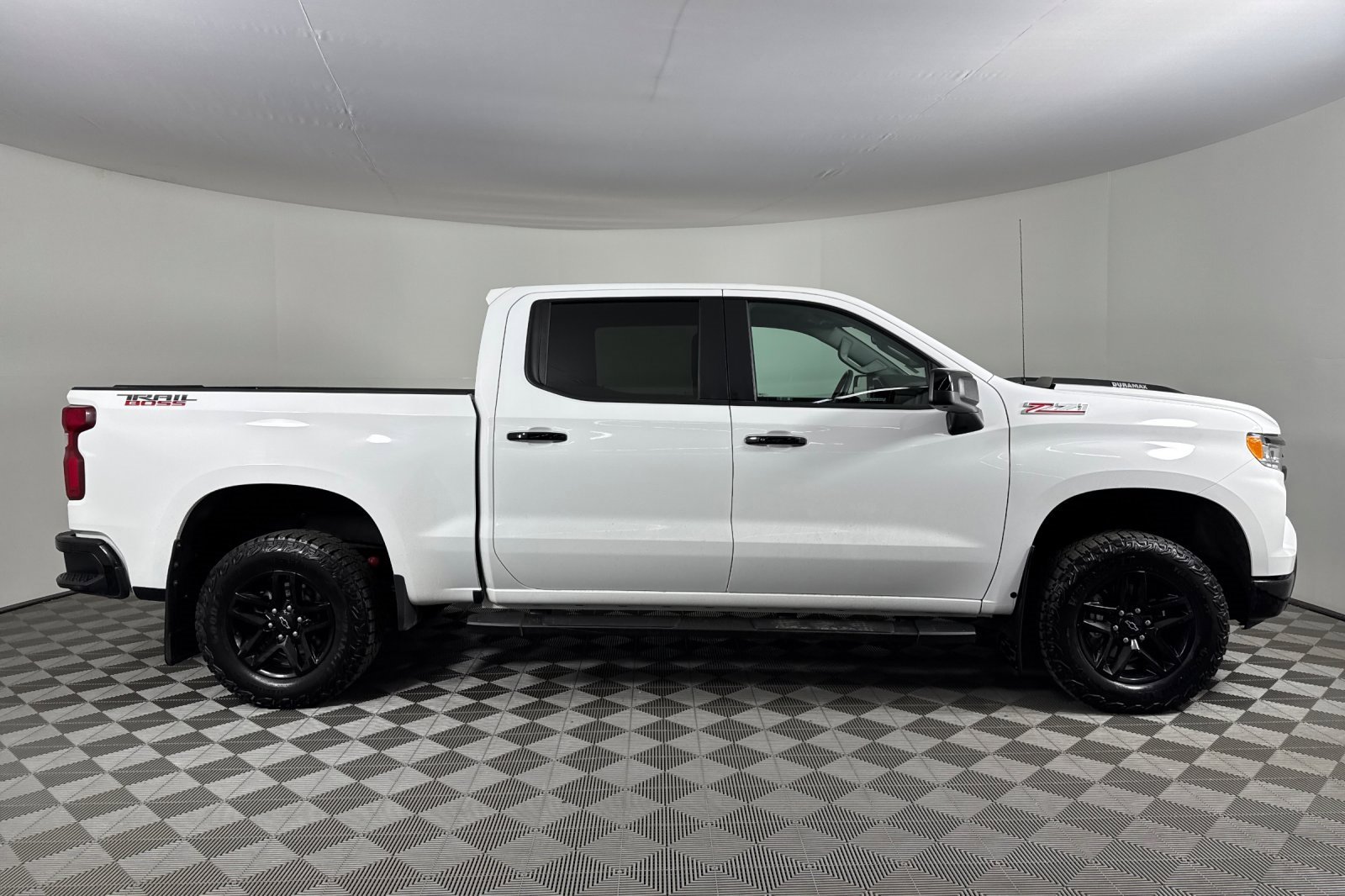 2024 Chevrolet Silverado 1500 LT Trail Boss photo 3