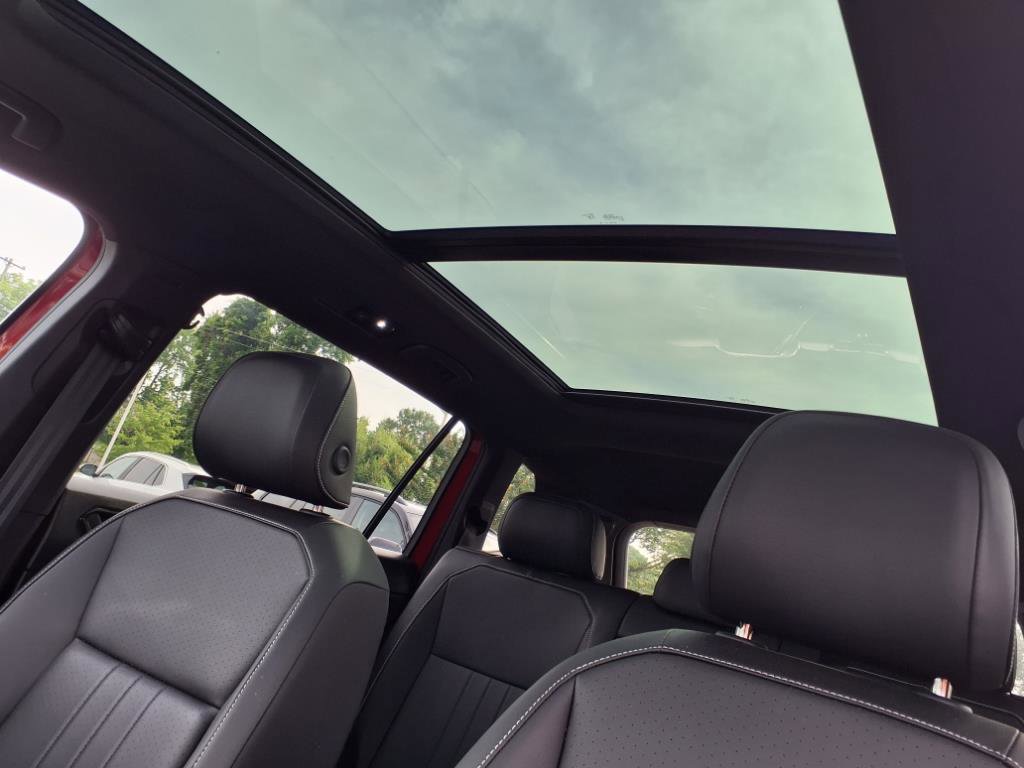 2024 Volkswagen Tiguan SE R-Line Black photo 5