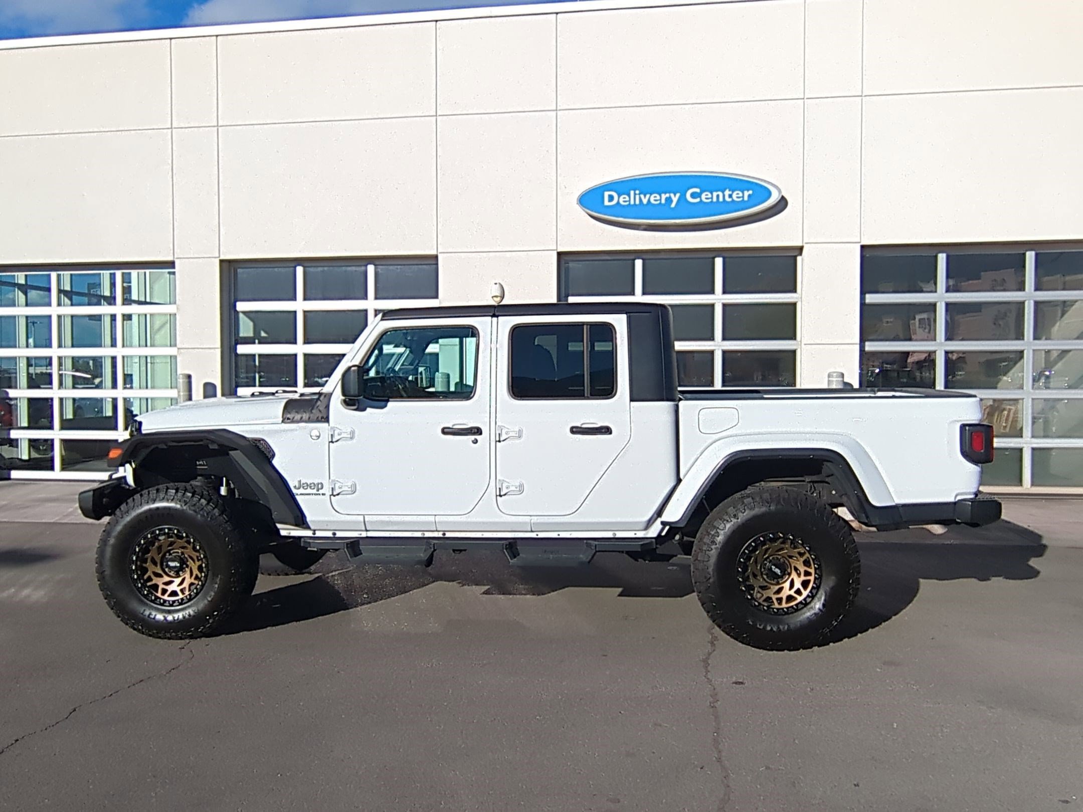 2023 Jeep Gladiator Overland photo 5