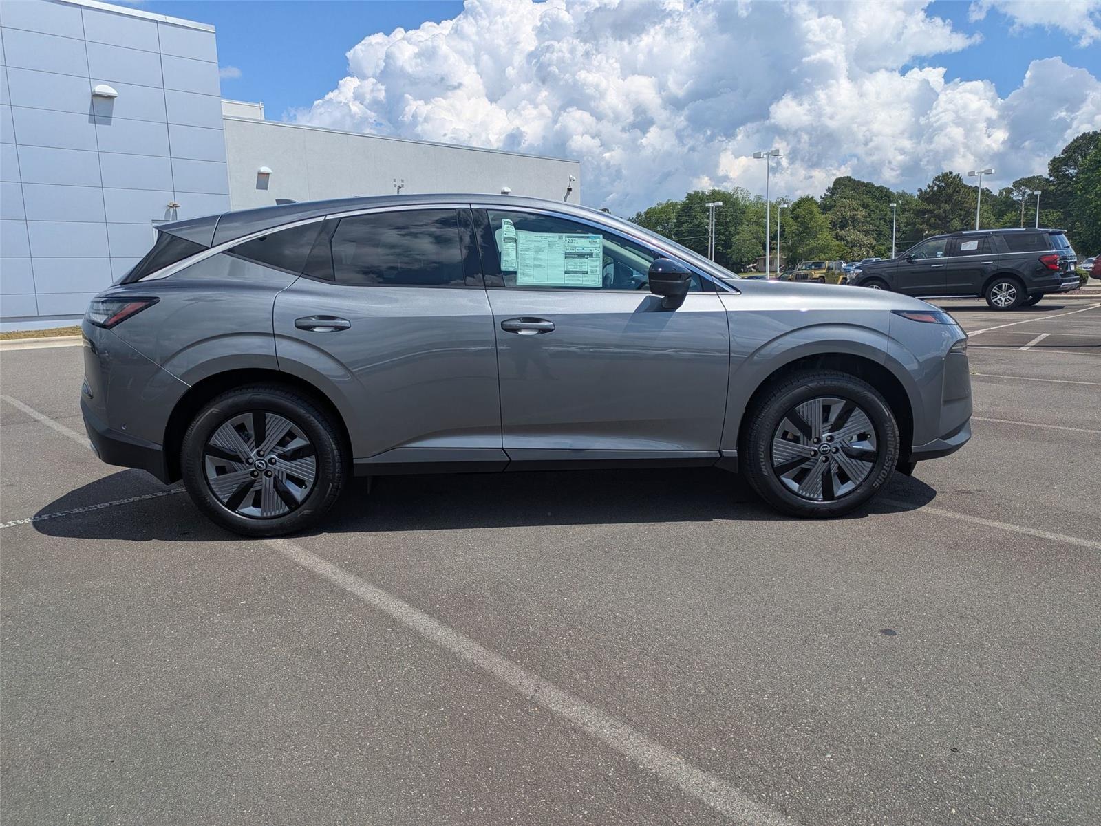 2025 Nissan Murano SL photo 4