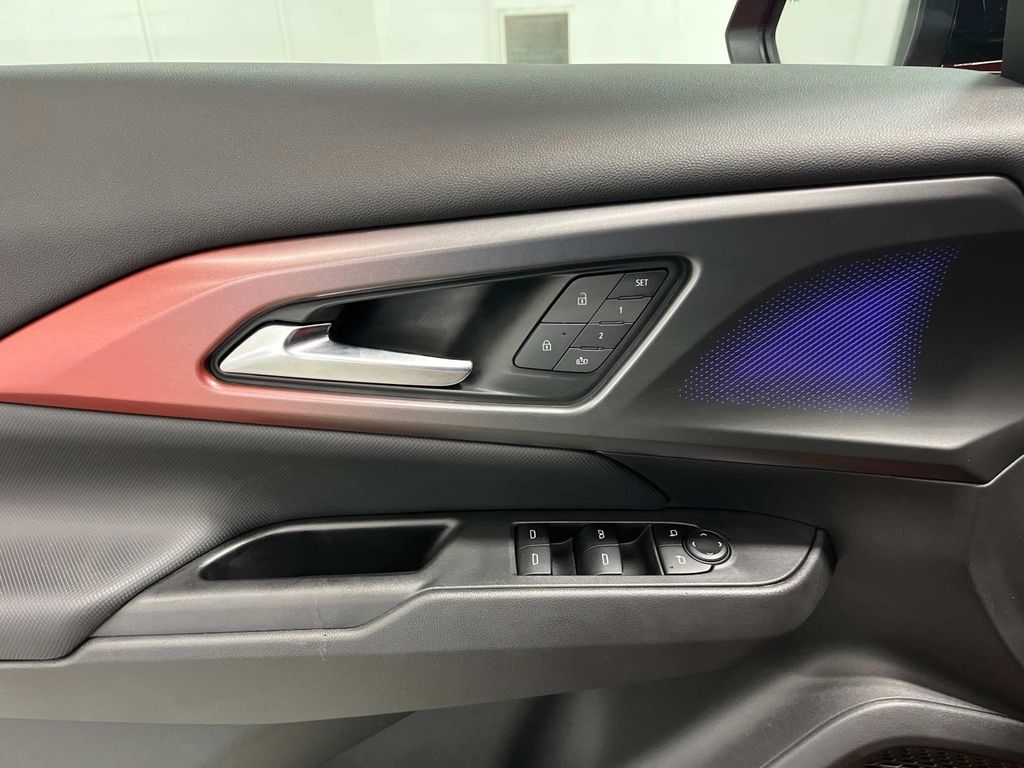 2024 Chevrolet Equinox EV 3LT photo 14