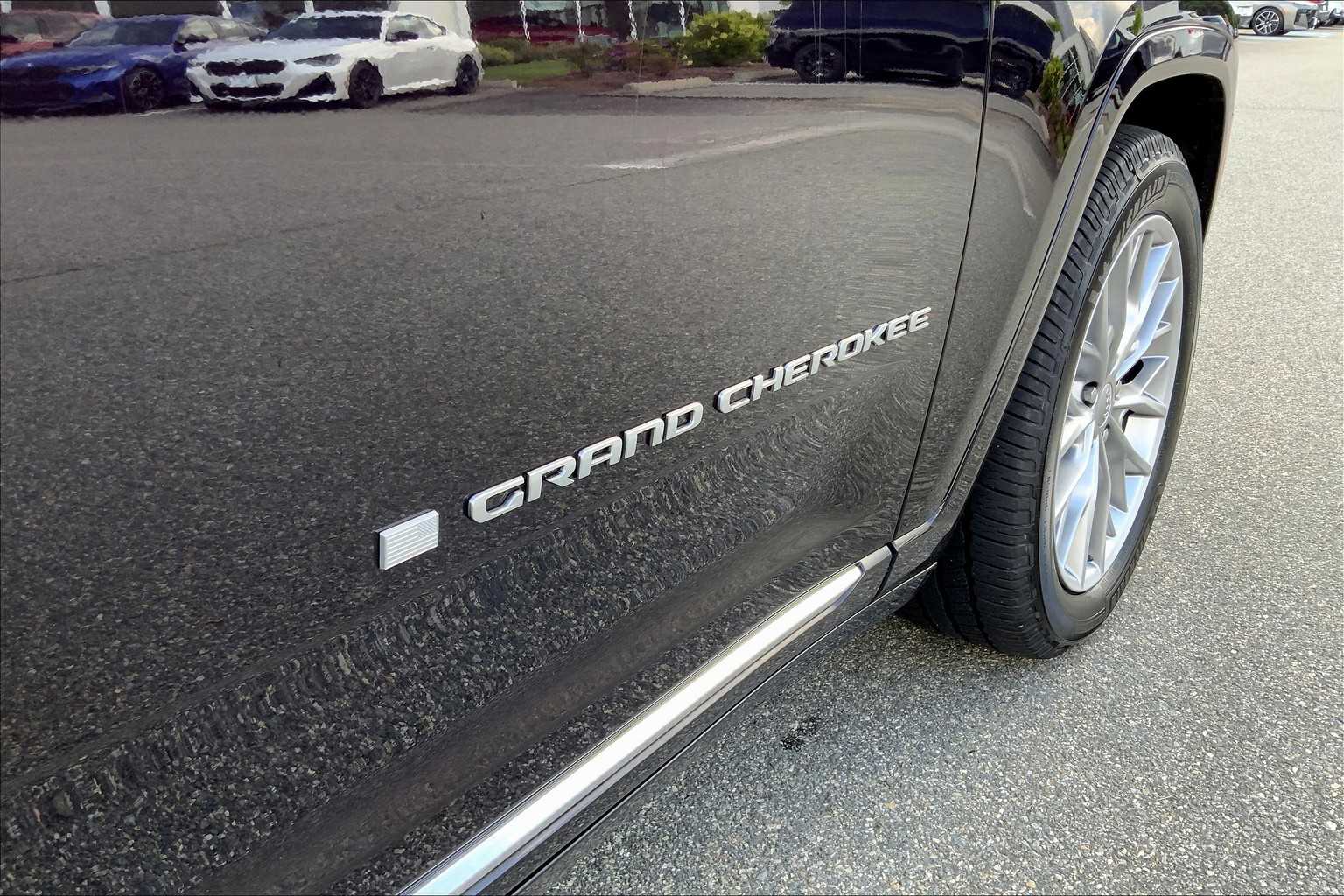2023 Jeep Grand Cherokee L Summit photo 9