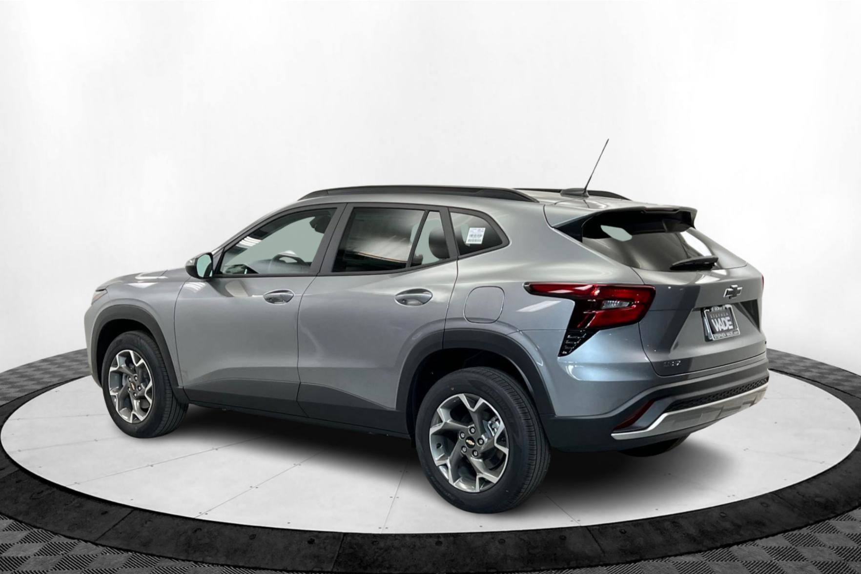 2025 Chevrolet Trax LT photo 3