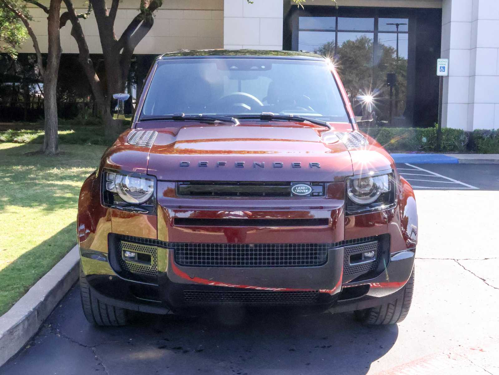 2025 Land Rover Defender X-Dynamic SE photo 2