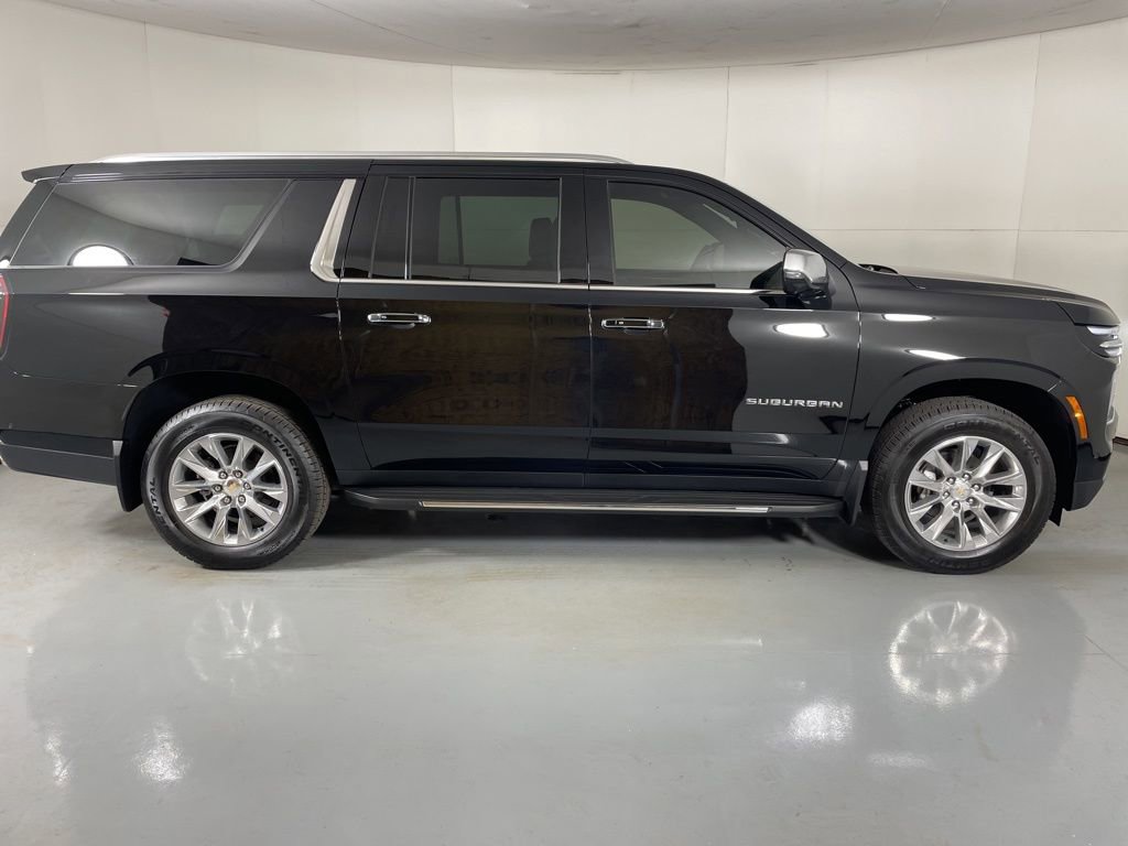 2025 Chevrolet Suburban Premier photo 9