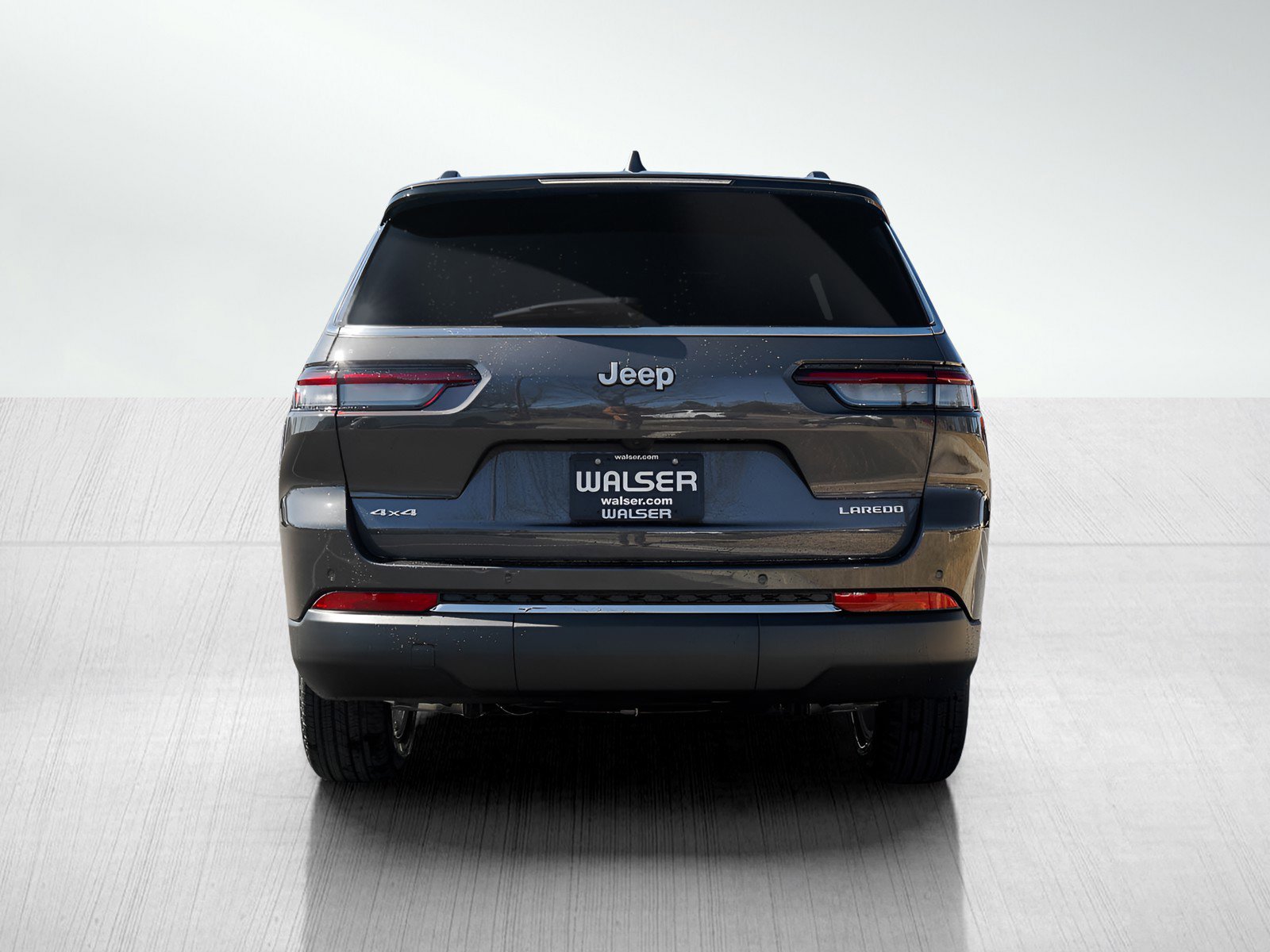 2025 Jeep Grand Cherokee Laredo photo 4
