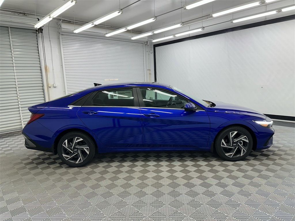 2025 Hyundai Elantra SEL Convenience photo 6