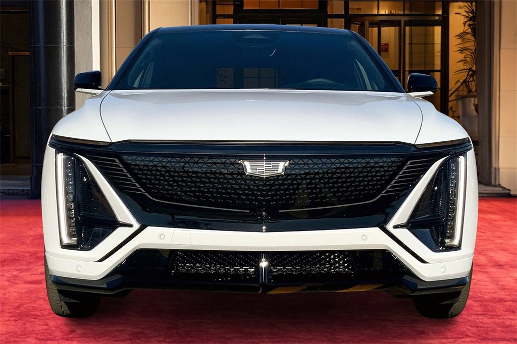 2026 Cadillac Lyriq photo 3