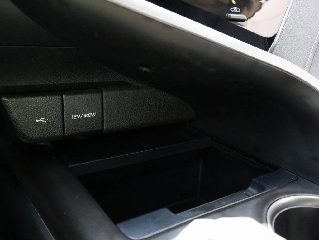 2022 Toyota Camry SE photo 33