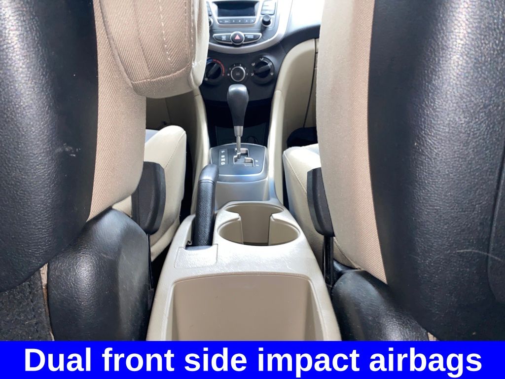 2016 Hyundai Accent SE photo 18