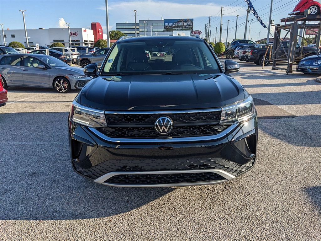 2024 Volkswagen Taos SE photo 9