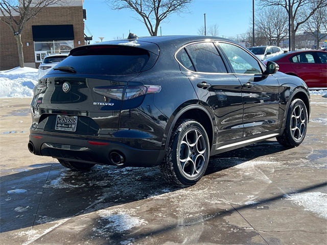 2025 Alfa Romeo Stelvio Sprint Base photo 3